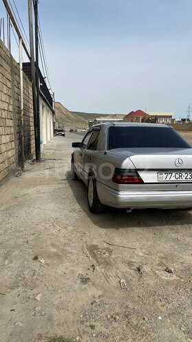 Mercedes E 230 1993, 573,600 km - 2.0 l - Bakı
