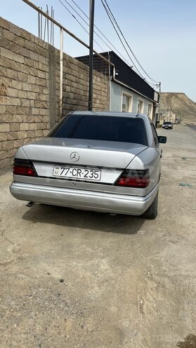 Mercedes E 230 1993, 573,600 km - 2.0 l - Bakı