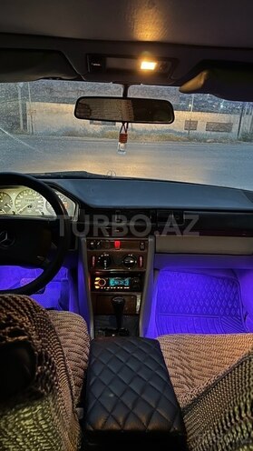 Mercedes E 230 1993, 573,600 km - 2.0 l - Bakı