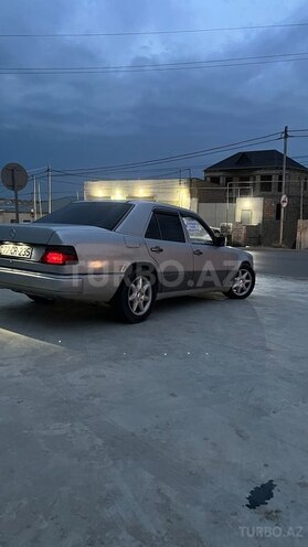 Mercedes E 230 1993, 573,600 km - 2.0 l - Bakı