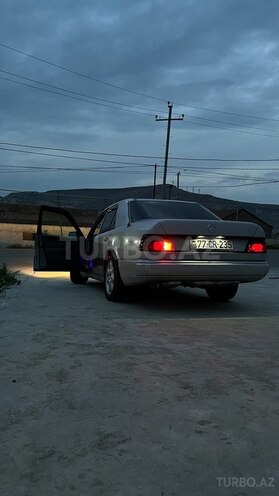 Mercedes E 230 1993, 573,600 km - 2.0 l - Bakı
