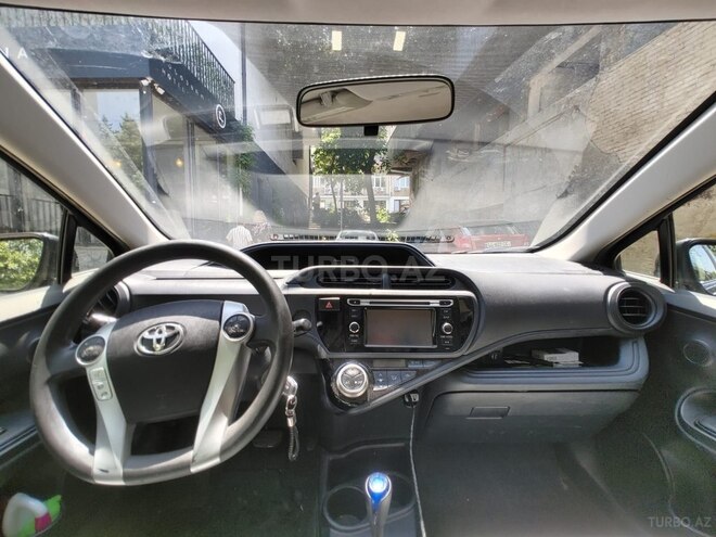 Toyota Prius C 2016, 158,000 km - 1.5 l - Bakı