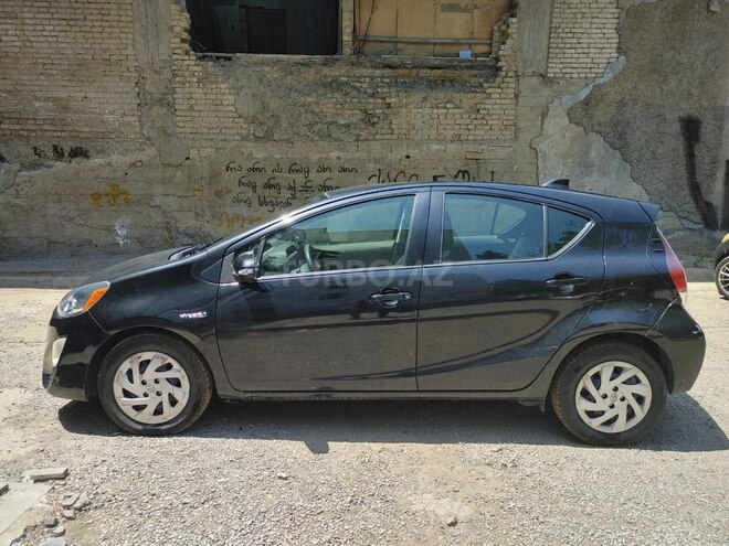 Toyota Prius C 2016, 158,000 km - 1.5 l - Bakı