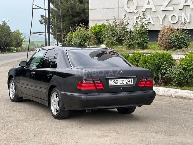 Mercedes E 270 2001, 556,789 km - 2.7 l - Qazax