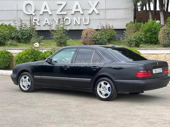Mercedes E 270 2001, 556,789 km - 2.7 l - Qazax