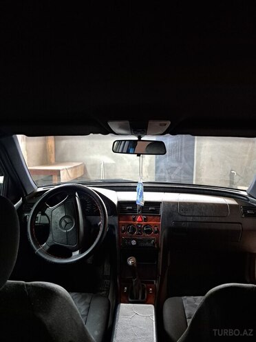 Mercedes C 180 1997, 254,369 km - 1.8 l - Qazax