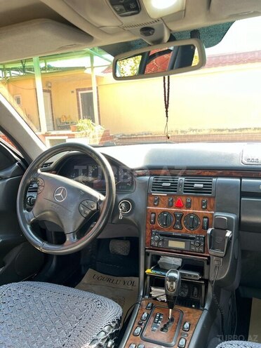 Mercedes E 270 2001, 468,000 km - 2.7 l - Bakı