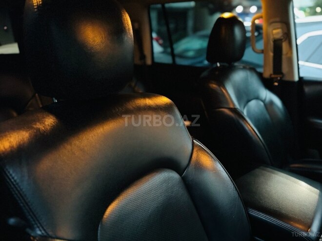 Nissan Patrol 2011, 179,000 km - 5.6 л - Bakı