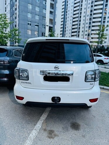 Nissan Patrol 2011, 179,000 km - 5.6 л - Bakı