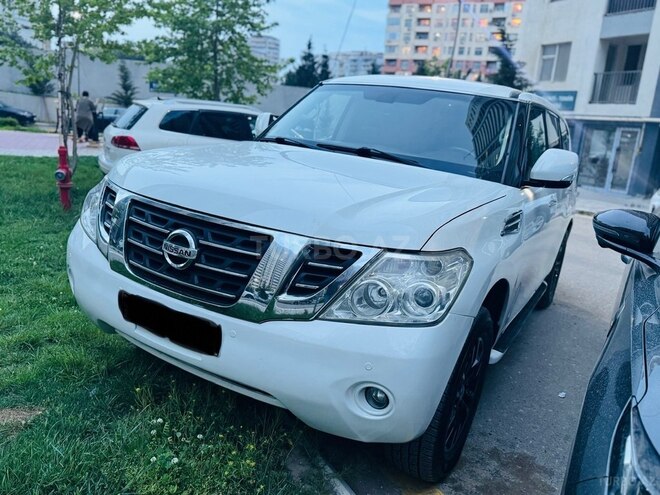 Nissan Patrol 2011, 179,000 km - 5.6 л - Bakı