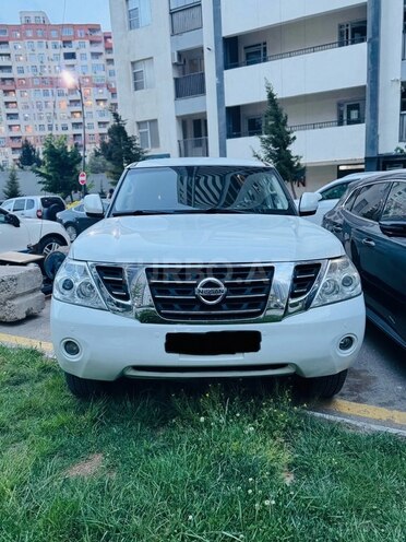 Nissan Patrol 2011, 179,000 km - 5.6 л - Bakı