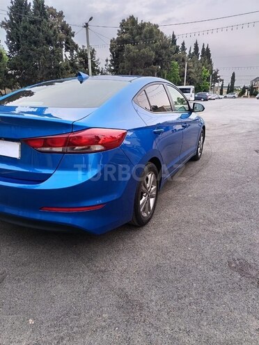 Hyundai Elantra 2016, 198,214 km - 2.0 л - Şirvan