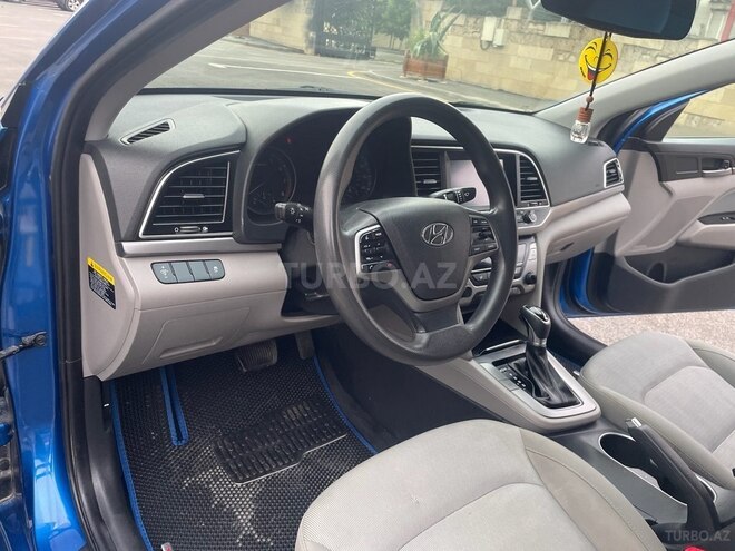 Hyundai Elantra 2016, 198,214 km - 2.0 л - Şirvan