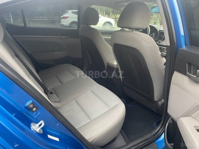 Hyundai Elantra 2016, 198,214 km - 2.0 л - Şirvan