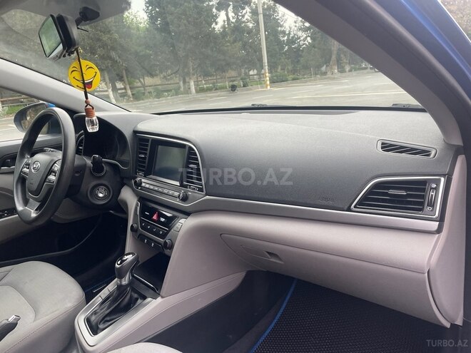 Hyundai Elantra 2016, 198,214 km - 2.0 л - Şirvan