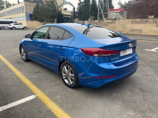 Hyundai Elantra 2016, 198,214 km - 2.0 л - Şirvan