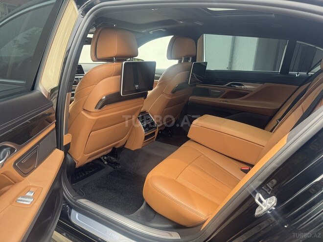 BMW 740-18
