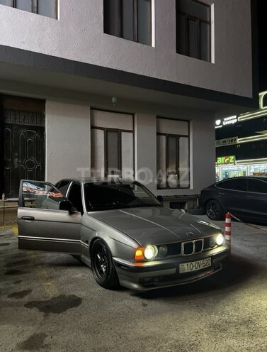 BMW 528 1992, 273,000 km - 2.8 l - Bakı