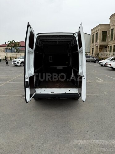 Ford Transit-12
