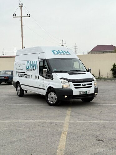 Ford Transit-9