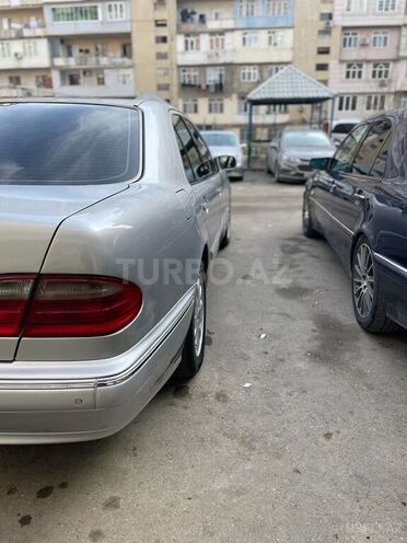 Mercedes E 270 1999, 475,383 km - 2.7 l - Bakı
