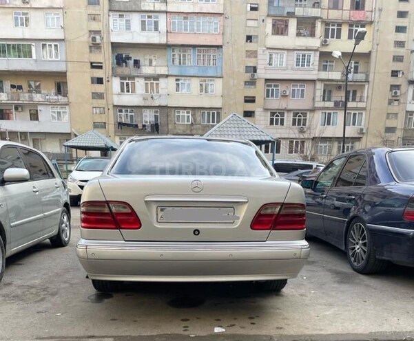 Mercedes E 270 1999, 475,383 km - 2.7 l - Bakı