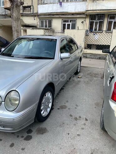 Mercedes E 270 1999, 475,383 km - 2.7 l - Bakı