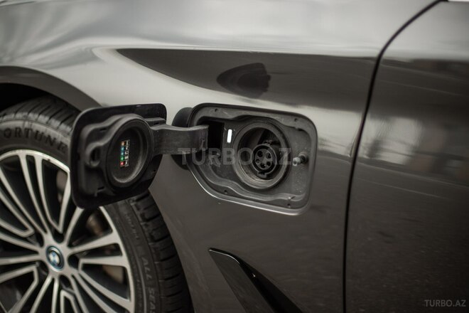 BMW 530e 2018, 73,000 km - 2.0 l - Bakı