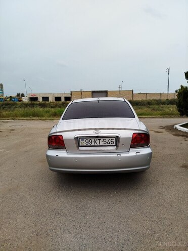 Hyundai Sonata 2004, 335,000 km - 2.0 l - Salyan