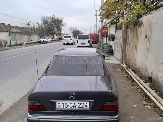 Mercedes E 220 d 1995, 425,800 km - 2.2 l - Bakı