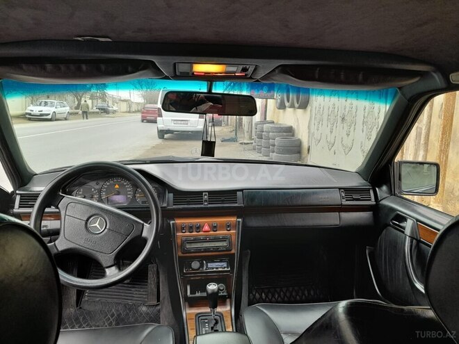 Mercedes E 220 d 1995, 425,800 km - 2.2 l - Bakı