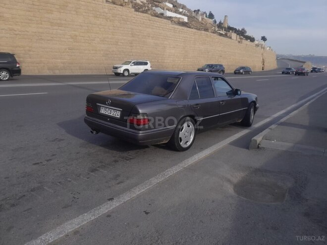 Mercedes E 220 d 1995, 425,800 km - 2.2 l - Bakı