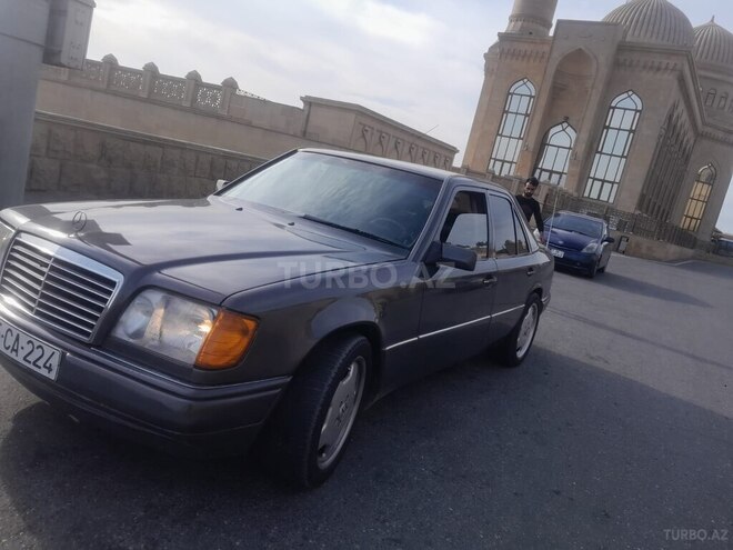 Mercedes E 220 d 1995, 425,800 km - 2.2 l - Bakı