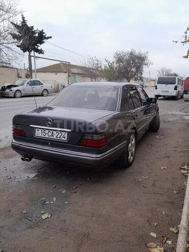 Mercedes E 220 d 1995, 425,800 km - 2.2 l - Bakı