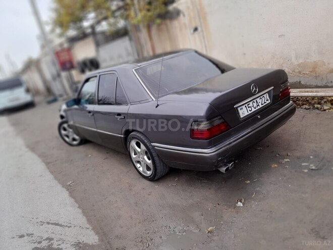 Mercedes E 220 d 1995, 425,800 km - 2.2 l - Bakı