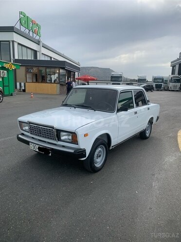 LADA (VAZ) 2107 2005, 75,000 km - 1.6 l - Salyan