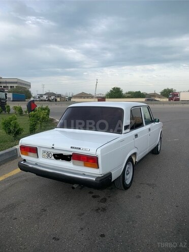 LADA (VAZ) 2107 2005, 75,000 km - 1.6 l - Salyan