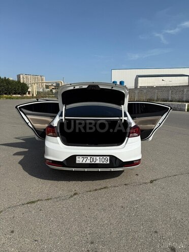 Hyundai Elantra 2019, 45,400 km - 2.0 l - Bakı