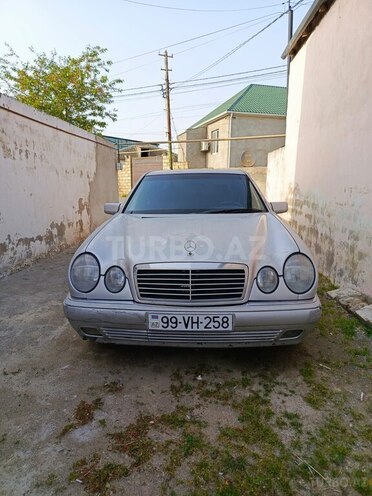 Mercedes E 200 1996, 215,000 km - 2.0 l - Bakı