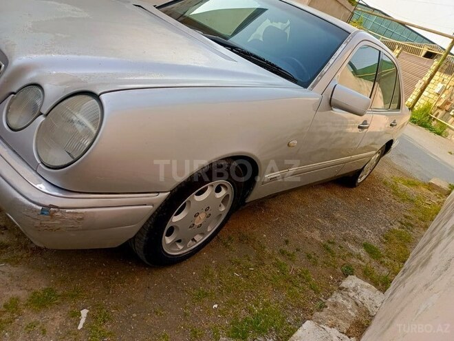 Mercedes E 200 1996, 215,000 km - 2.0 l - Bakı