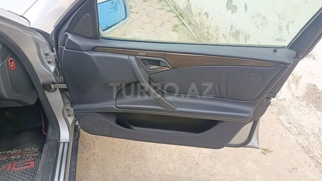 Mercedes E 200 1996, 215,000 km - 2.0 l - Bakı