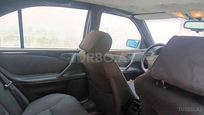 Mercedes E 200 1996, 215,000 km - 2.0 l - Bakı