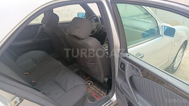 Mercedes E 200 1996, 215,000 km - 2.0 l - Bakı