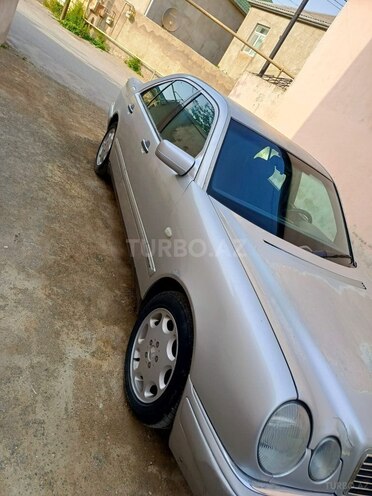Mercedes E 200 1996, 215,000 km - 2.0 l - Bakı