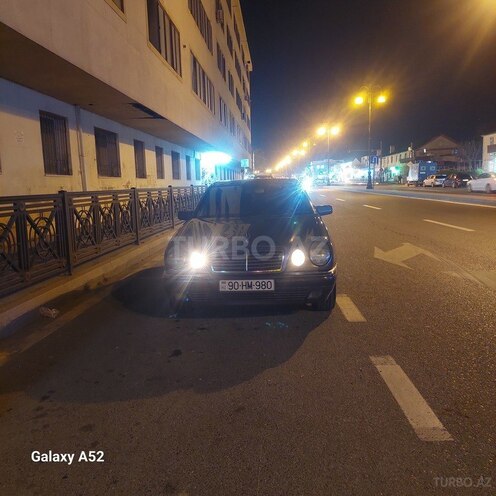 Mercedes E 240 1998, 245,000 km - 2.4 l - Bakı