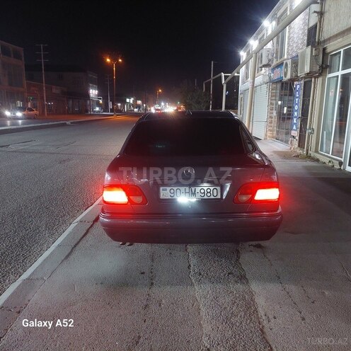 Mercedes E 240 1998, 245,000 km - 2.4 l - Bakı