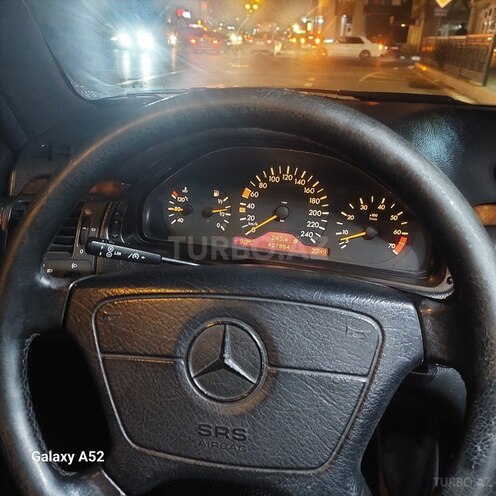 Mercedes E 240 1998, 245,000 km - 2.4 l - Bakı
