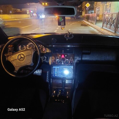 Mercedes E 240 1998, 245,000 km - 2.4 l - Bakı