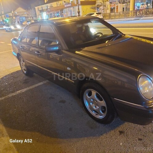 Mercedes E 240 1998, 245,000 km - 2.4 l - Bakı