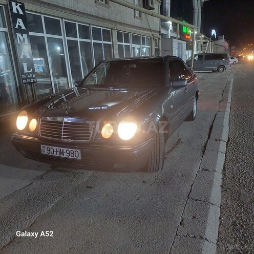 Mercedes E 240 1998, 245,000 km - 2.4 l - Bakı